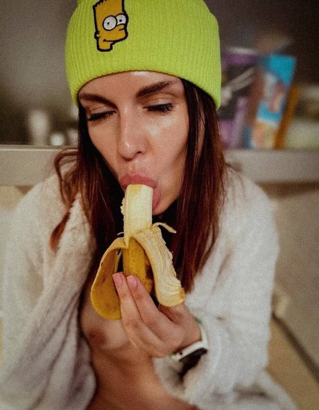 Elena Ptena model naked pics