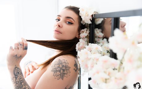 Pia Lora nudes model pictures