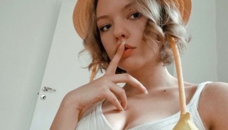amateur naked onlyfans adult photo