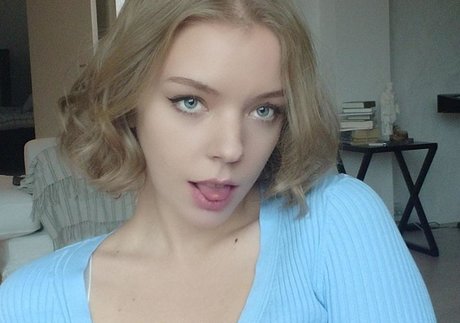jovi fragole model pornographic photos
