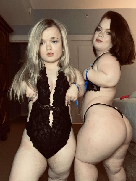 Cassandra Mae Davis star nice pics