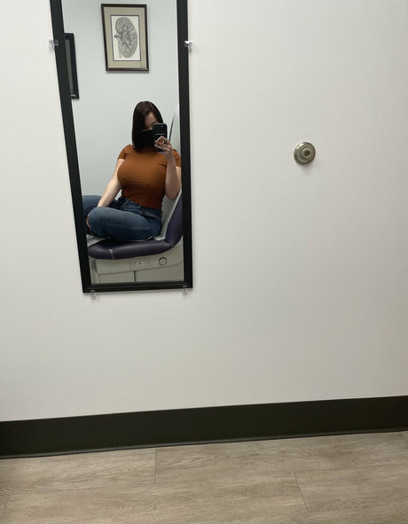 calierose model exclusive picture