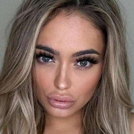 Ashly Anderson naked model image