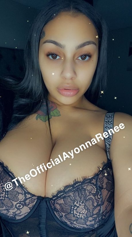 FineAssYonna free star pics
