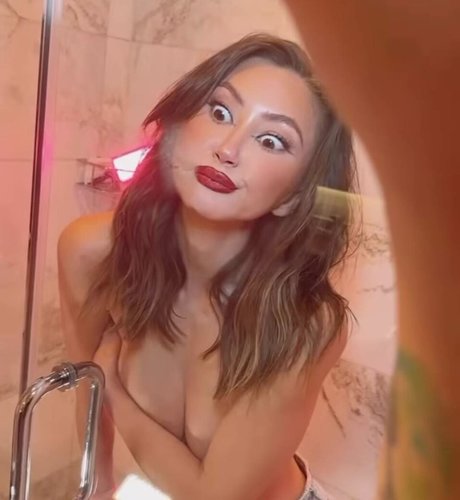 Kimiko Glenn nice model pictures
