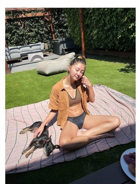 Kimiko Glenn pornstar sex galleries