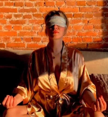 Victoria Koblenko naked star images