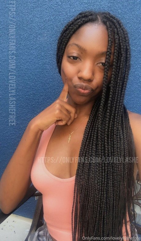 lovelylashefree profile image