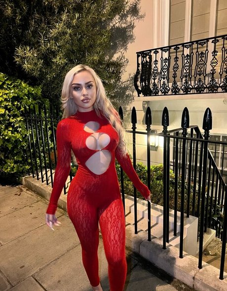 Alicia Bell pornstar erotic image