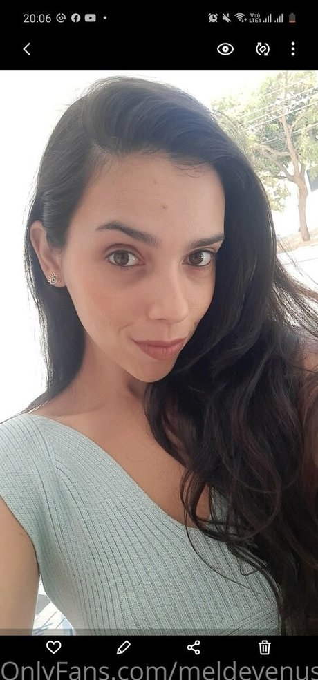 meldevenus naked model pics