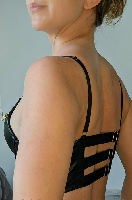 adventure g1rl model erotic gallery