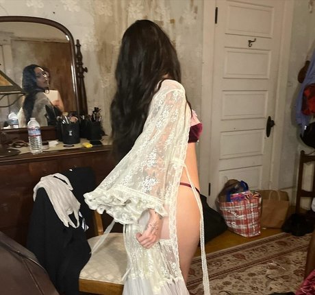 Bea Miller pornstar nude picture