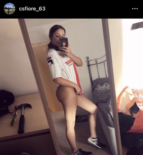 Chloe Smart star top photo