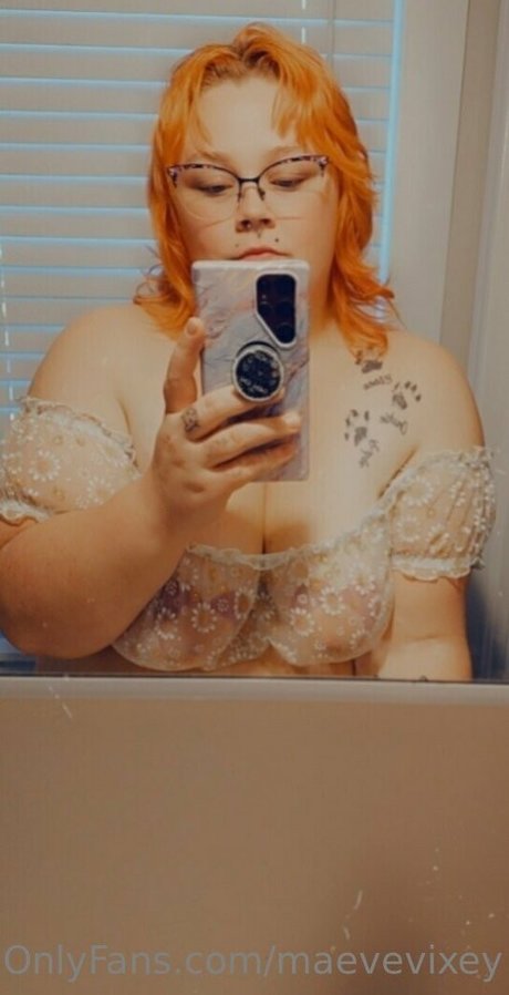 maevevixey art model images