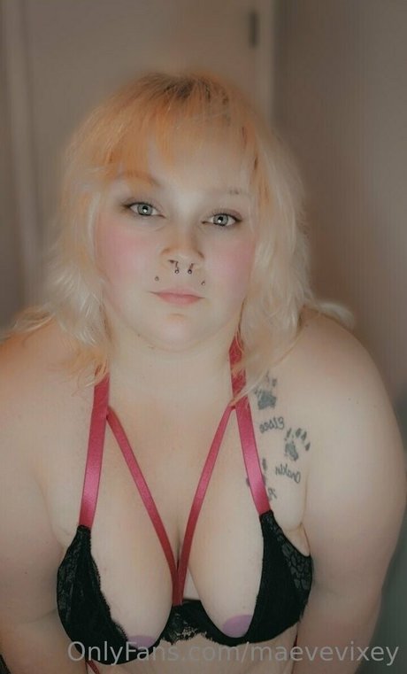 maevevixey erotic pornstar photos