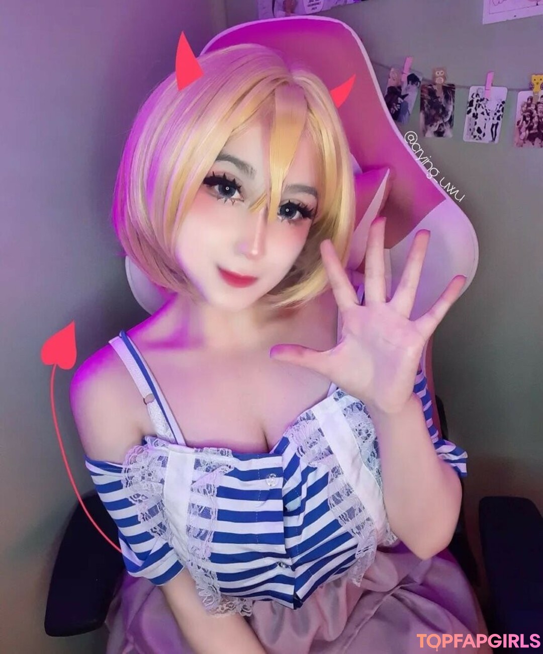 Crying uwu nudes model img