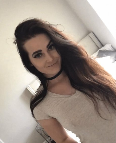 Niece Waidhofer hd actress photo