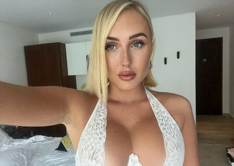 tiggysmith model hot photos