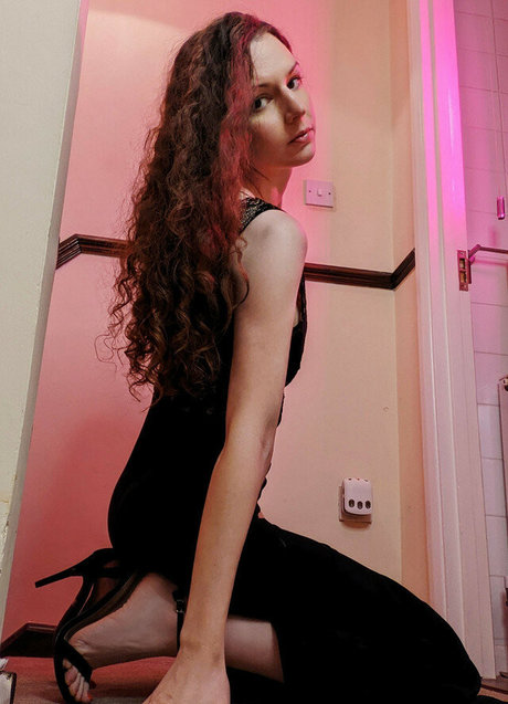 Lady ASMR model top images