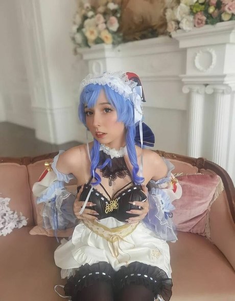 Loli Molly art star pictures