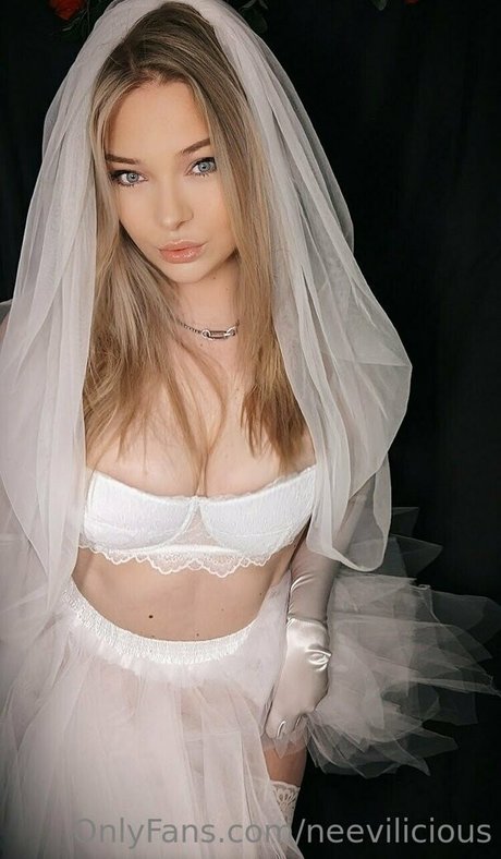neevilicious model pornographic gallery