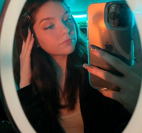 NaomiSkyex pornstar pretty photo