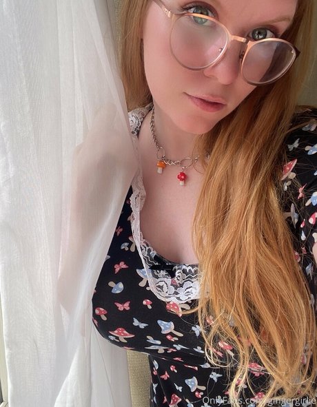 gingergirlie hot pornstar picture