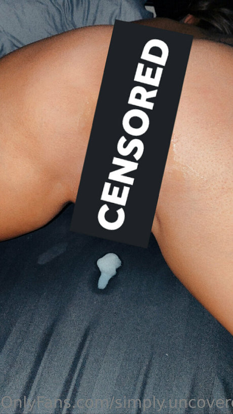 SimplyUncovered sexy model picture