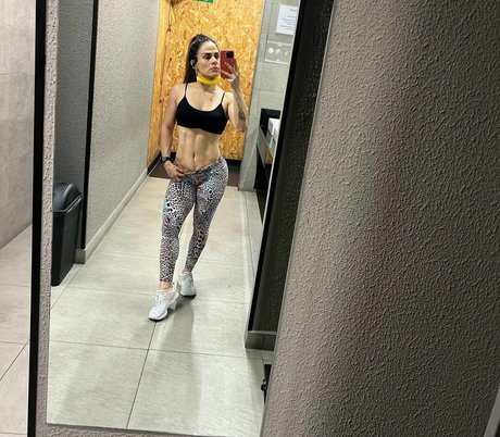 Pinche Ana Fit naked pornstar picture