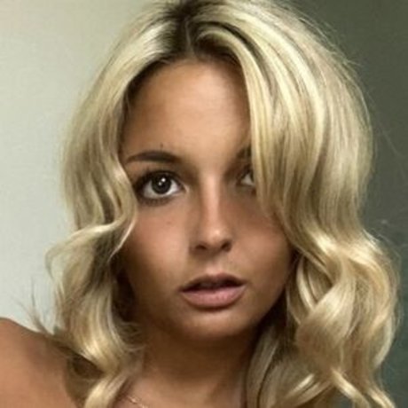Elle Lovely adult model photos