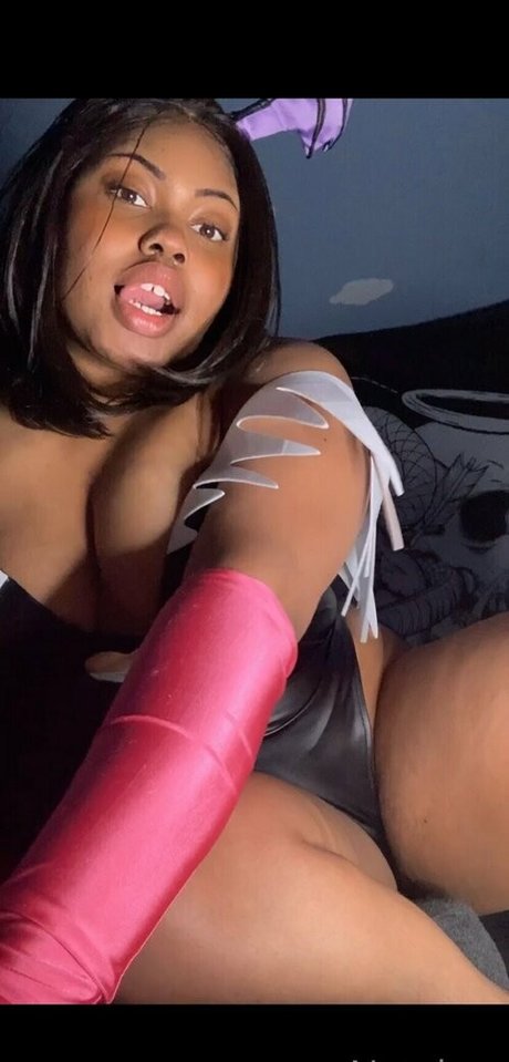 thiccxms hot model picture