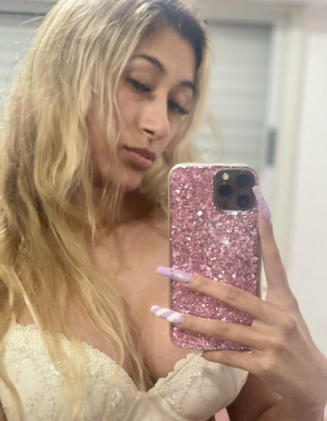 serenaamoon beautiful model pictures