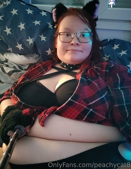 peachycat8 perfect actress picture