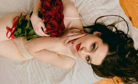 Helen Davis pornstar naked picture