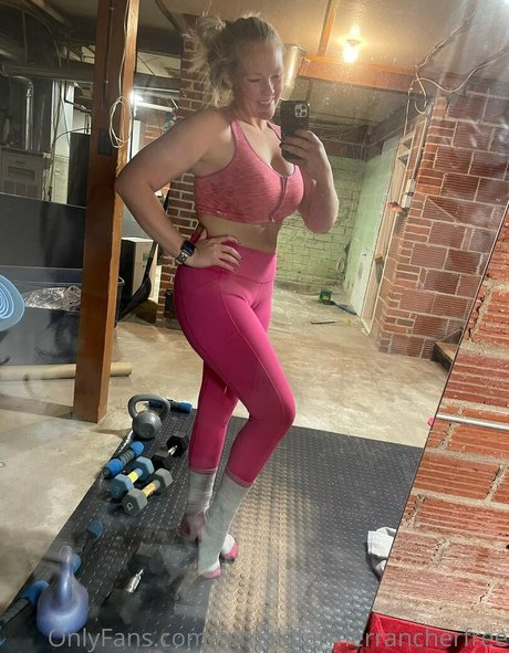 femalefarmerrancherfree xxx star image