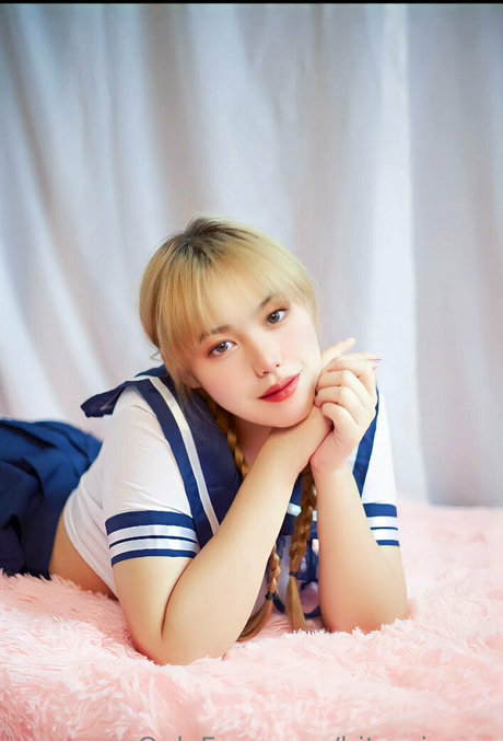 hitomianna beautiful model images