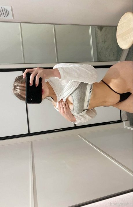 bootybyshel model erotic gallery