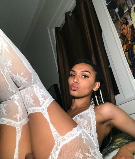 tsyazmin sexy model image