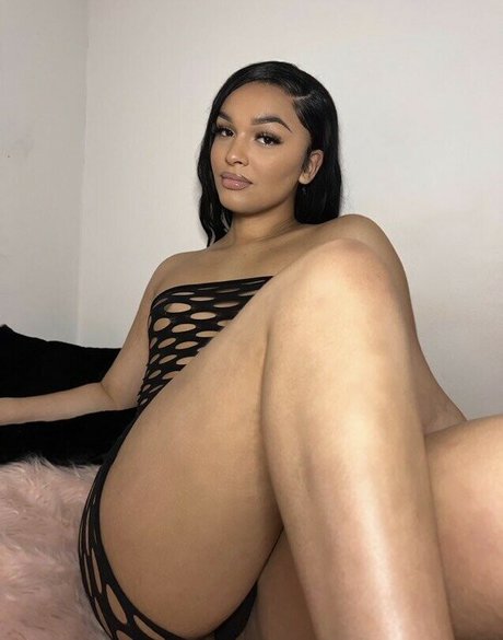 tsyazmin naked pornstar picture