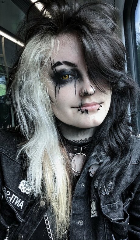 Easygoinggoth star porn image