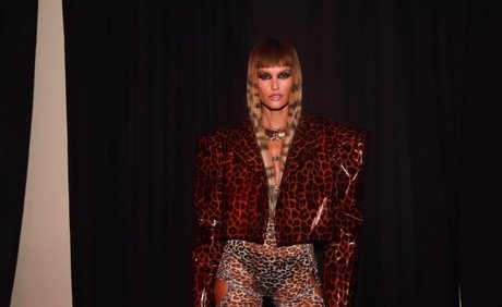 Izabel Goulart pretty actress pic