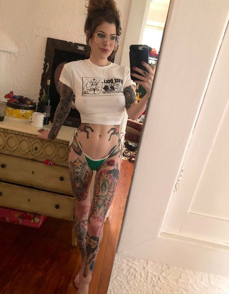 Peirslouise xxx pornstar images