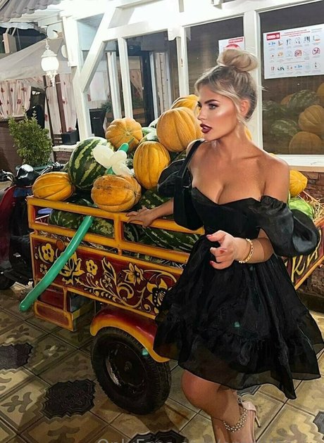 emmilee xx nude model images