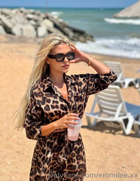 emmilee xx pornstar hot img