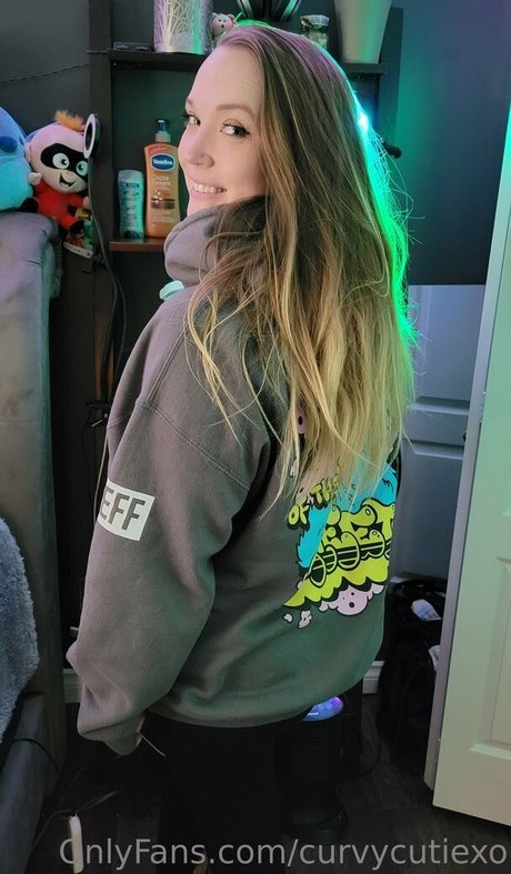 curvycutiexo profile image