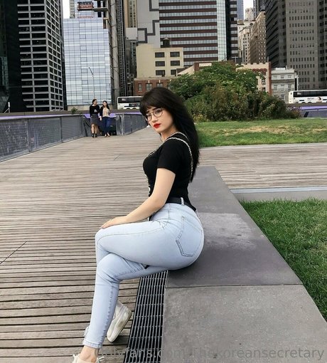 thekoreansecretary exclusive actress pics