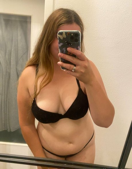 Molly Archer art model photo