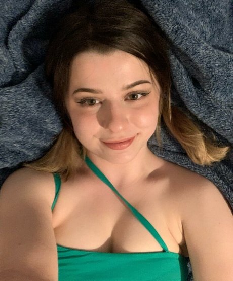 Aveykitty nudes actress photo