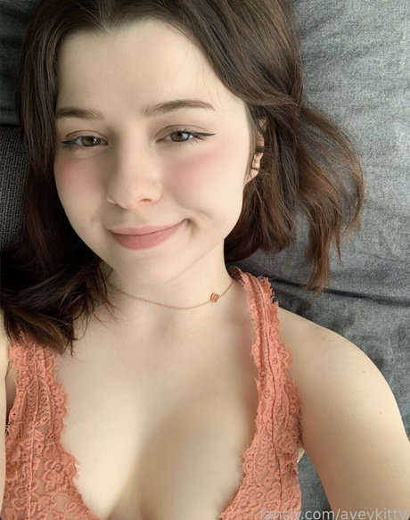 Aveykitty pornstar perfect photos