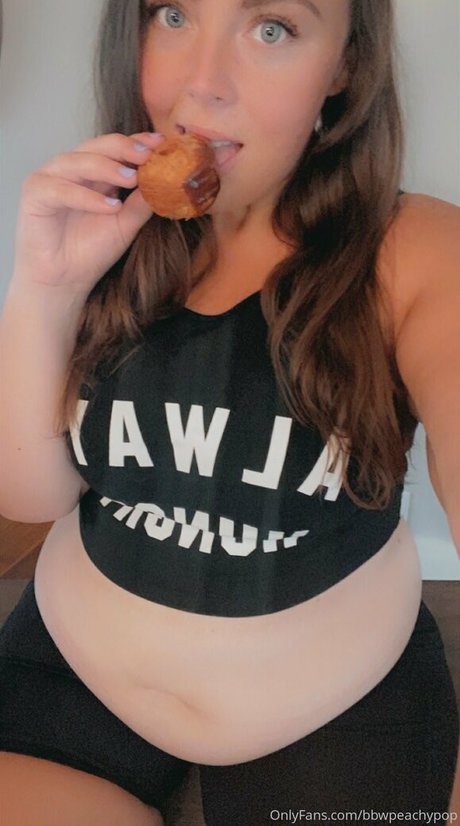 bbwpeachypop adult actress images